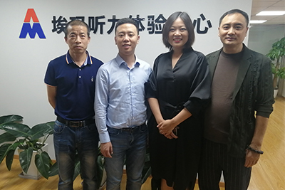 江棉斌和許茹冰老師走訪學(xué)員幫助企業(yè)解決網(wǎng)絡(luò)營銷難題